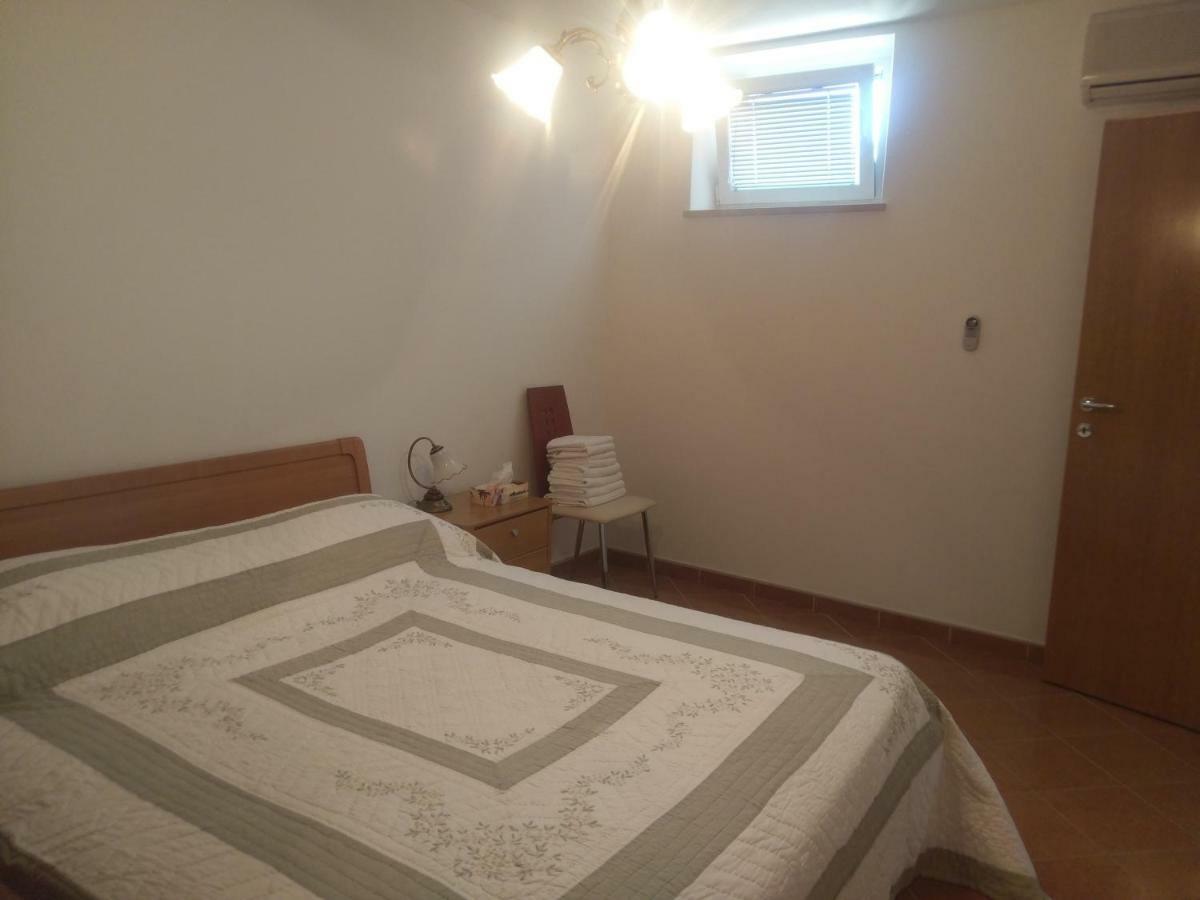 Apartment Lucija Betina  Exteriör bild